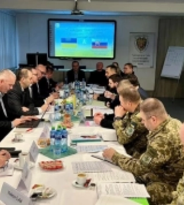 На кордоні зі Словаччиною на Закарпатті запускають міжнародний пілотний проєкт задля злагодження роботи митних органів