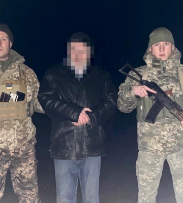 Порушник біля кордону Одеської обдласті з Молдовою впав вночі у триметровий рів та кликав на допомогу прикордонників