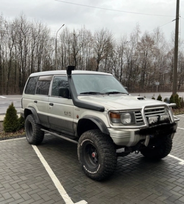 Волонтери передали волинським прикордонникам авто 