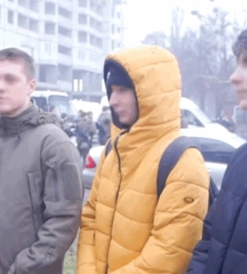 Підлітки у Броварах допомагали рятувати дітей у місці падіння гелікоптера