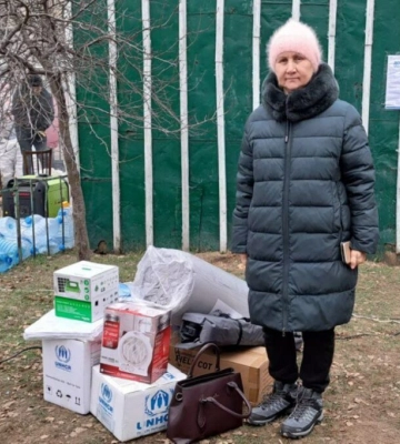 У Дніпрі сім’ю, що опинилась під завалами багатоповерхівки, врятував мобільний телефон