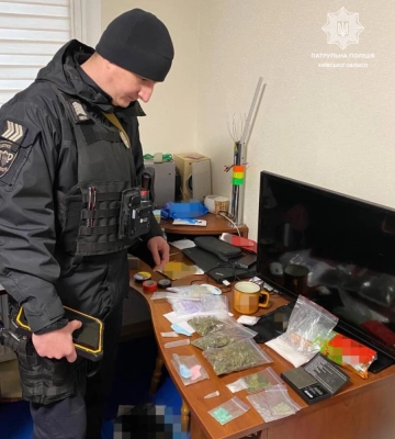 У Борисполі правоохоронці затримали &quot;закладника&quot; наркотиків (ФОТО)
