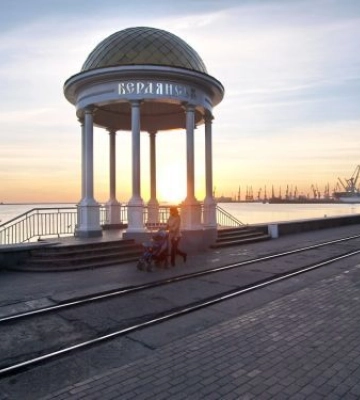 Без грошей, роботи та ліків: як живуть люди в окупованому Бердянську