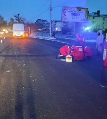 Трагічний ранок: у Рівному маршрутка збила пенсіонерку. Вона загинула