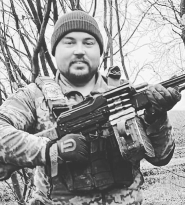 Сьогодні в Сарнах прощаються з бійцем Денисом Тутукою