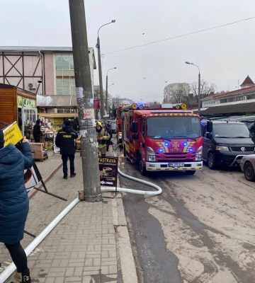 Лазні на ринку в Рівному заважає то вогонь, то ціна