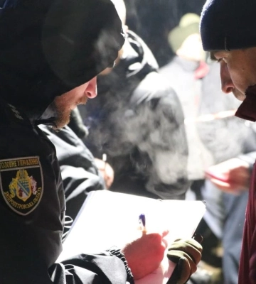 Понад півтисячі заяв прийняли поліцейські за фактом ракетного удару по будинку у Дніпрі