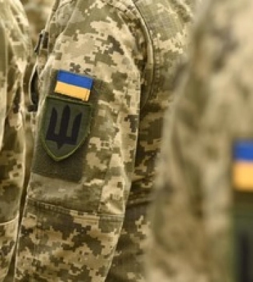 До військкомату можна не йти? Українцям пояснили суть оголошень про мобілізацію у під'їздах