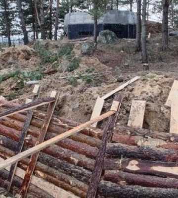Кордон з Білоруссю на Житомирщині зашивають окопами та заливають бетоном