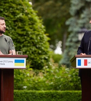 Макрон знову заговорив про діалог з Росією, адже &quot;міста та географія не змінюються&quot;