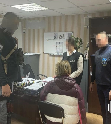 Правоохоронці завершили розслідування щодо зрадниці з Ізюма, яка організовувала фільтраційні заходи по команді окупантів та&amp;hellip;