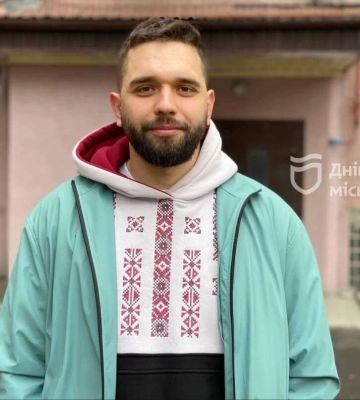 Черговий по місту: представник міської влади відвідав Пункт незламності, перевірив будинки ОСББ, де виконано ремонт та встановлено генератор 