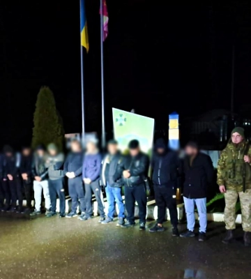 20 військовозобов’язаних чоловіків намагалися через Закарпаття дістатися до ЄС