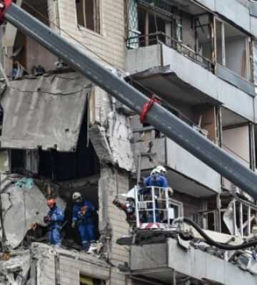 У Дніпрі попрощалися із загиблим від ракетного удару подружжям, тіло їхнього сина не знайшли