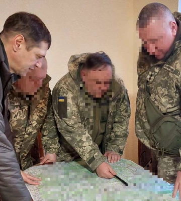 Після масового мінування біля кордону на Рівненщині військові зводять укріплення