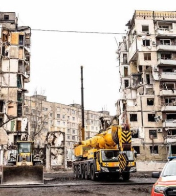 Мер Дніпра розповів про відновлювальні роботи в будинку, в який влучила ракета