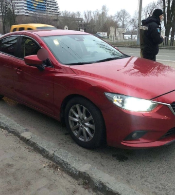 У Дніпрі зупинили автомобіль, який розшукувався Інтерполом