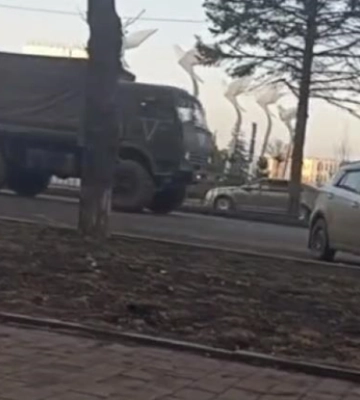 Російські окупанти змінили тактику переміщення військової техніки у Маріуполі