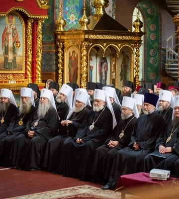Правительство предлагает Раде изменения в законы, позволяющие запретить деятельность УПЦ МП