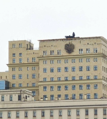 У москві почали встановлювати системи ППО на дахи: українці створили безліч мемів