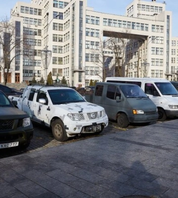 У Харкові військовим та рятувальникам передали автомобілі