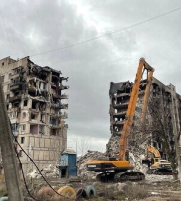 В окупованому Маріуполі щодня зносять щонайменш одну багатоповерхівку, - Андрющенко