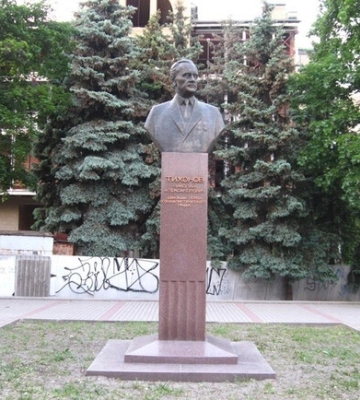 В Харькове снесли памятник советскому премьеру