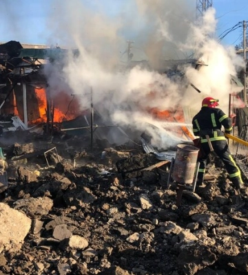 В результате удара РФ по рынку в Харьковской области погибла женщина — глава ОВА