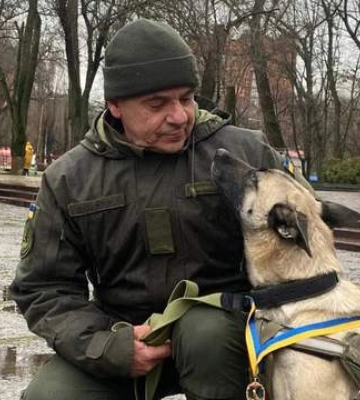 Собаку Уну з Дніпра нагородили медаллю &quot;За віддану службу&quot; – відшукала загиблих під завалами
