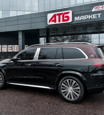 В Україні на парковці АТБ помітили розкішний автомобіль за 7 мільйонів (Фото)