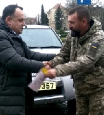 Закарпатські штурмовики отримали від іноземних меценатів черговий автомобіль