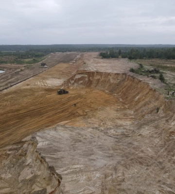 На Волині розпродали "наліво" 40 тисяч тонн піску з кар’єру, що належить "Укрзалізниці"