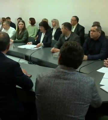 Освітяни провели в Полтаві засідання круглого столу до Дня Соборності України