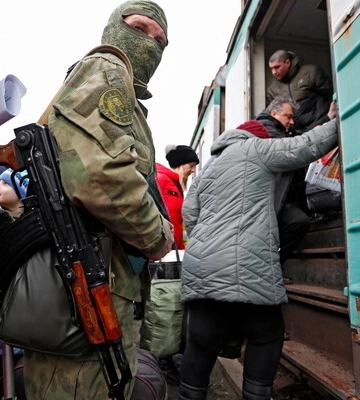 Безоплатна евакуація з прифронтових зон: які курсують потяги і як зареєструватися