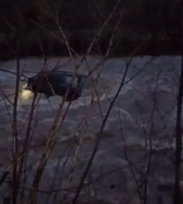 На  Закарпатті водій авто з&#039;їхав у річку