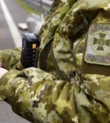 Ужгородські прикордонники викрили чоловіка з підробленими документами