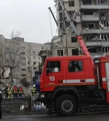 З 46 загиблих через ракетний удар по багатоповерхівці у Дніпрі ідентифікували 40 — поліція