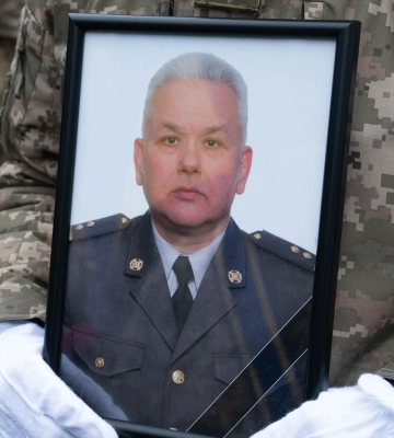 В Ужгороді попрощалися із загиблим захисником (ФОТО)