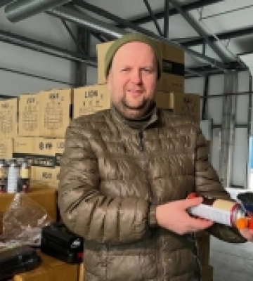 БФ «Подільська громада», Віктор Бронюк,  та фонд Тайри «Мрія» передали газові плити й генератори у Херсон