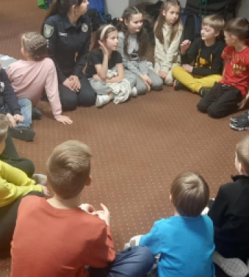Львівські патрульні розповідали школярам про правила безпеки на дорозі