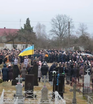 «Був у батьків єдиним сином, його тато теж пішов воювати»: спогади про Героя з Волині Романа Букало