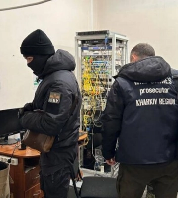 Транслював російські телеканали: на Харківщині чоловіка підозрюють у зраді