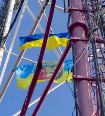 Бахмут – це Україна: військові показали, як над містом майорить державний прапор