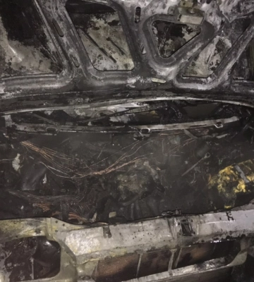 У Миколаєві горіли два автомобілі, один із яких у Корабельному районі
