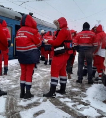 Для транспортування хворих із Херсона у медзаклади Львівщини залучили 26 карет «швидкої» (ФОТО)