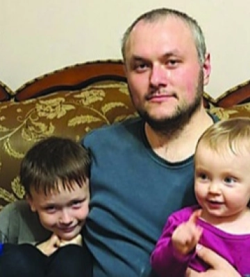 Від будинку лишись руїни: маріуполець з тримісячною донечкою та 5-річним сином поселився на Волині