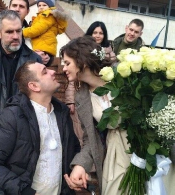 Від звуків вибухів та розриву бомб не встигали перевести подих: на Волині прихистили багатодітну родину переселенців