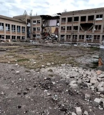 росіяни знову обстріляли Олешки на Херсонщині, влучили у школу