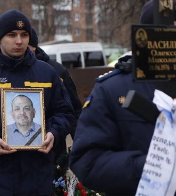 У Сумах провели в останню путь командира гелікоптера, який розбився у Броварах