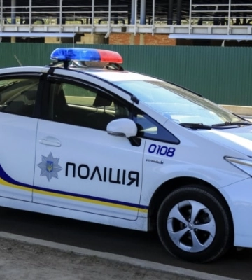 На Львівщині начальника патрульної поліції відсторонили від посади через подарунок дівчині – пресслужба